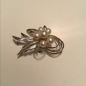 STERLING SILVER & PEARL BROOCH